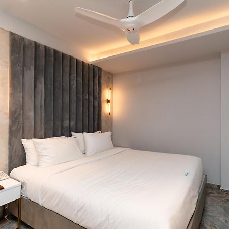 Hotel Ocean Blue Визакхапатнам Екстериор снимка